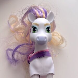 Wild Manes - Finley' - Gently used